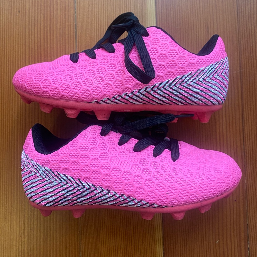 Kids Pink Soccer Shoes